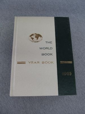 The World Book Year Book 1965 [Hardcover] Staff of Publisher - Secondhand Readers