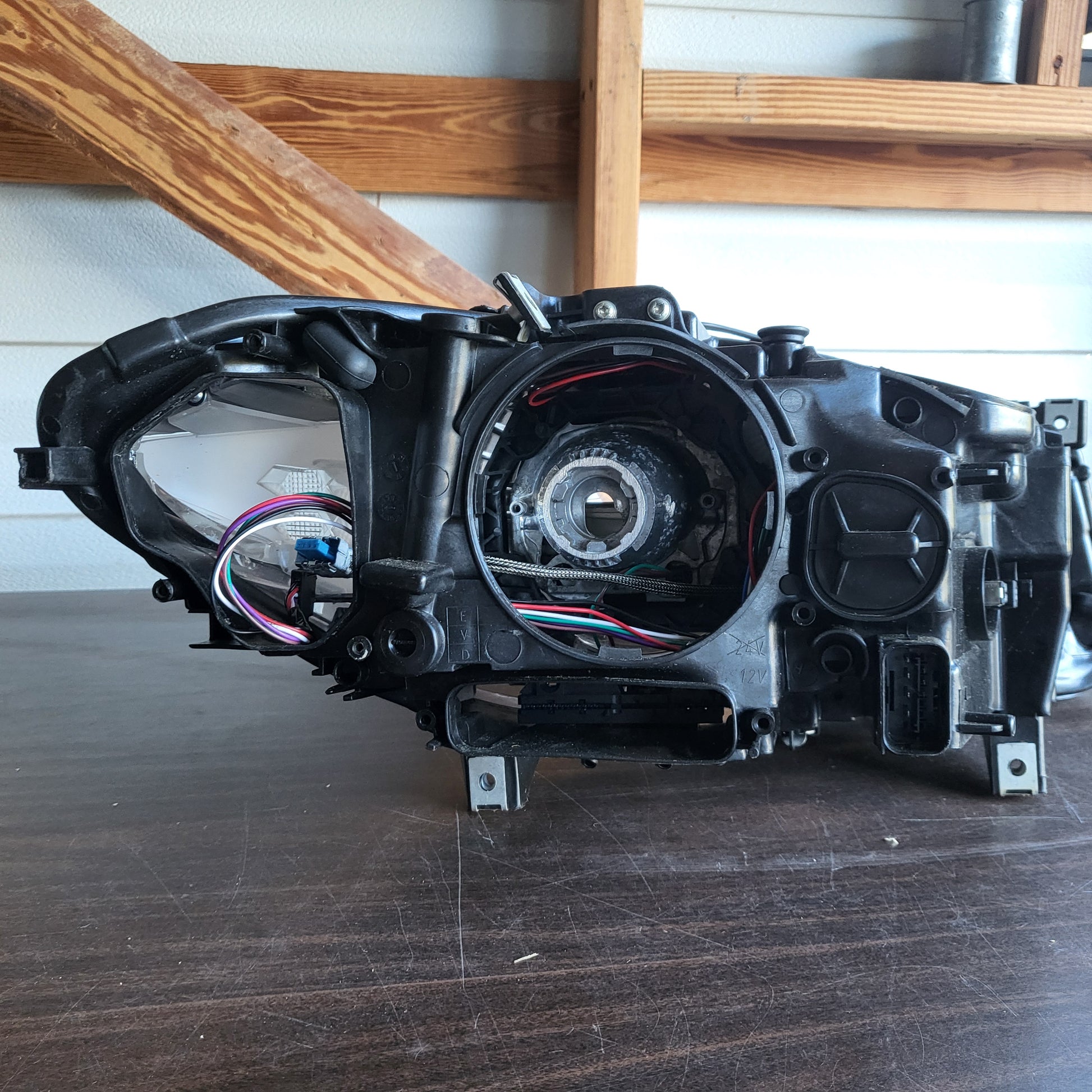 Secondhand Readers Hella Bi-Xenon headlight assembly for 2011-2013 BMW F10 5 Series driver side left headlight unit