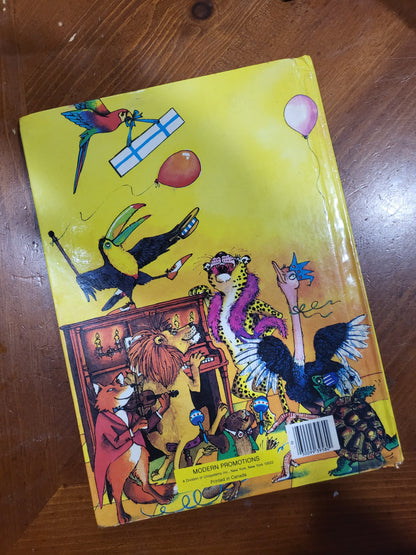 A Comic and Curious Collection of Animals, Birds and Other Creatures [Hardcover] Craig, Bobbie